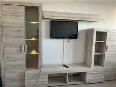 Abbildung: 3 teilige  Kleinschrankwand