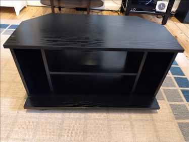 Abbildung: Fernsehtisch auf Rollen