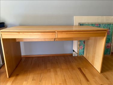 Abbildung: IKEA Schreibtisch 