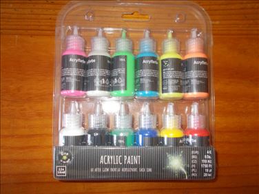 Abbildung: Tausche Acrylfarben-Set originalverpackt 