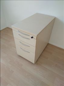 Abbildung: Schrank auf Rollen