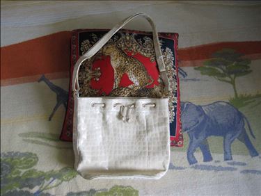 Abbildung: Lacklederbeutel Alba Moda, selten benutzt