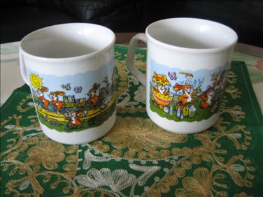 Abbildung: 2 Tassen mit Ostermotiv