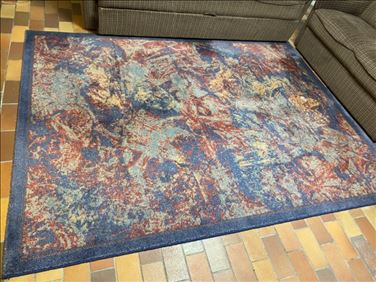 Abbildung: Verschenke: Teppich/Sideboard/Gardine mit Stange/Wohnwand