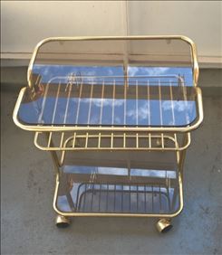 Abbildung: Servierwägelchen/Beistelltischchen