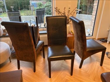 Abbildung: Verschenke 4 Esstischstühle