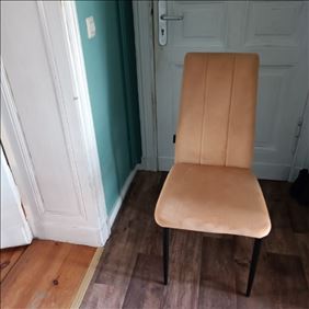 Abbildung: 3 Stühle