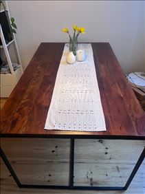 Abbildung: Esstisch Akazie Metall von Home24 