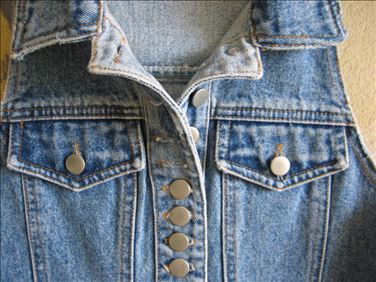 Abbildung: kurze Jeans-Weste Gr. 34