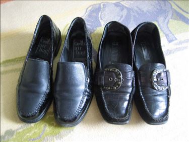 Abbildung: 2 Paar Leder-Schuhe Gr. 37