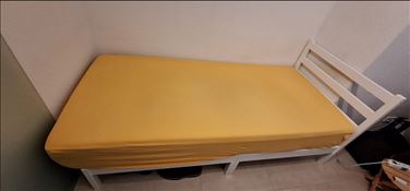 Abbildung: Bett, 2 x 0,9 m, weiß mit Matratze, Holz