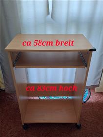 Abbildung: 2 Regale mit Rollen