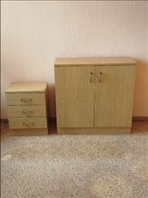 Abbildung: zwei kleine Schränke zu verschenken 