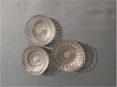 Abbildung: kl. glasschälchen