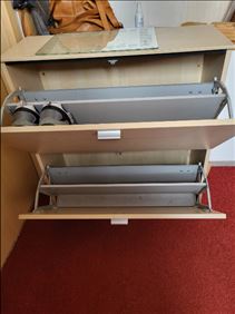 Abbildung: Schuhschrank gut erhalten