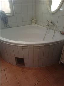 Abbildung: Eckbadewanne zu verschenken 