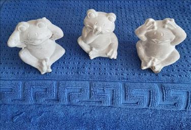 Abbildung: Garten-Kram - Handschuhe, Teelicht-Apfel, Zierfiguren