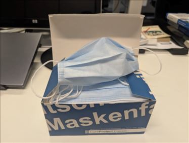 Abbildung: OP Masken als Mund Nasenschutz abzugeben