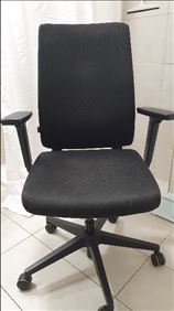 Abbildung: DREHSTUHL - BÜROSTUHL 