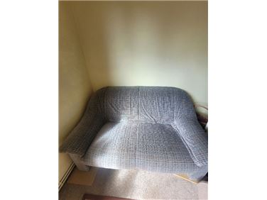 Abbildung: Kleine kuschelige Couch