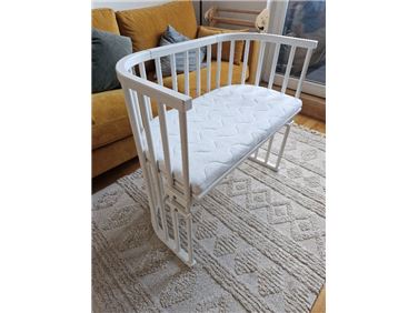 Abbildung: Babybay Original Beistellbett weiß + Matratze
