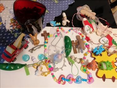 Abbildung: Kleinkram deko bunt gemischt alles alt 