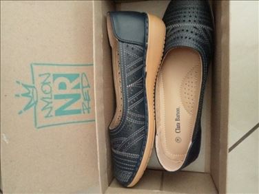 Abbildung: Neu/Unbenutzt.Damen Schuhe,Gr.38( fällt eine Nummer kleiner 