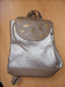 Abbildung: Nie benutzter Damenrucksack B 25 x H 30 x T 13 cm