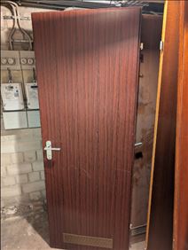 Abbildung: 13 Türen kostenlos abzugeben