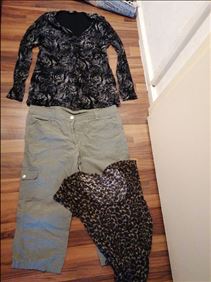 Abbildung: Hose 3/4 , Tunike , shith alles Gr. 44-46 getragen gewaschen