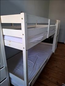 Abbildung: DOPPELSTOCKBETT, Holz, weiss lasiert