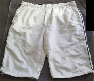 Abbildung: 2 Bermula leichte Qualität, weiß Gr.L  UND  hellgrau Gr.XL