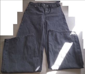 Abbildung: Hoodie weiß NEU XS,Jeans schwarz NEU 36,Jeans blau Zara 40