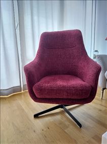 Abbildung: Drehsessel rot