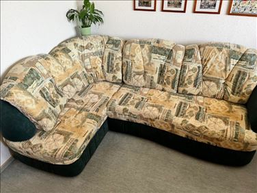 Abbildung: Eck-Couch zu verschenken, auch als Schlaf-Couch nutzbar