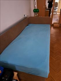 Abbildung: Bett mit Bettkasten