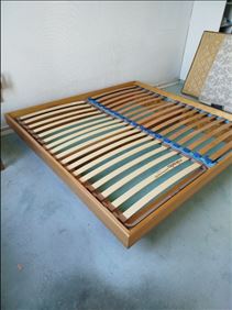 Abbildung: Bettgestell zu verschenken 