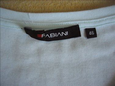 Abbildung: Stretch-Shirt Gr. 46, Galeria Kaufhof, hellblau