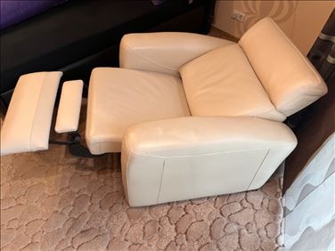 Abbildung: Ledersessel mit Funktionen 