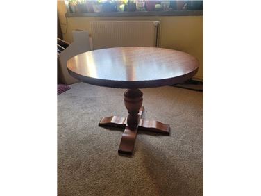 Abbildung: runder Tisch