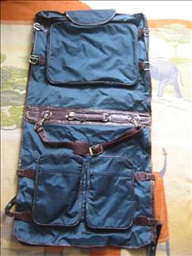 Abbildung: großer Kleidersack mit Leder-Besatz,abschließbar