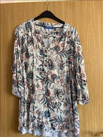 Abbildung: Leichte sommer Bluse Gr 46