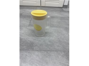 Abbildung: plastkkanne mit Deckel 