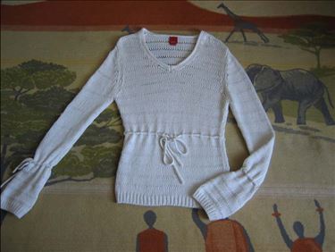 Abbildung: leichter Pullover Gr. 34/36 Esprit