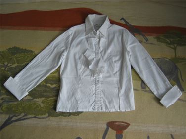 Abbildung: Bluse Gr. 36 BiBA, selten getragen