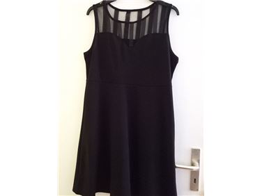 Abbildung: elegantes Sommer-/Businesskleid