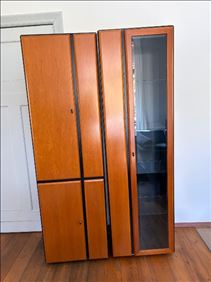 Abbildung: Hochwertige Wohnwand (modular,  Kirschbaum/schwarz) TOP Zust