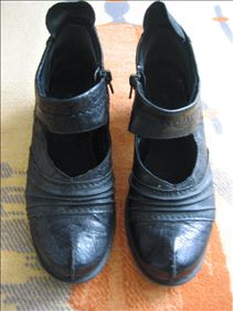 Abbildung: Leder-Hochfront-Pumps Gr. 37, Rieker