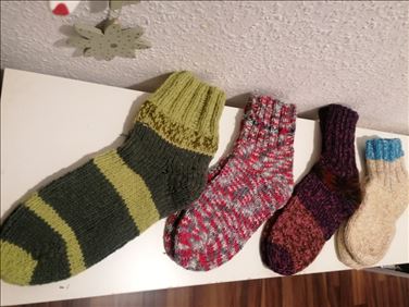 Abbildung: Socken  neu Handgestrickt  4 Paar   gr. 36 38