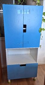 Abbildung: Ikea Stuva Schrank blau
